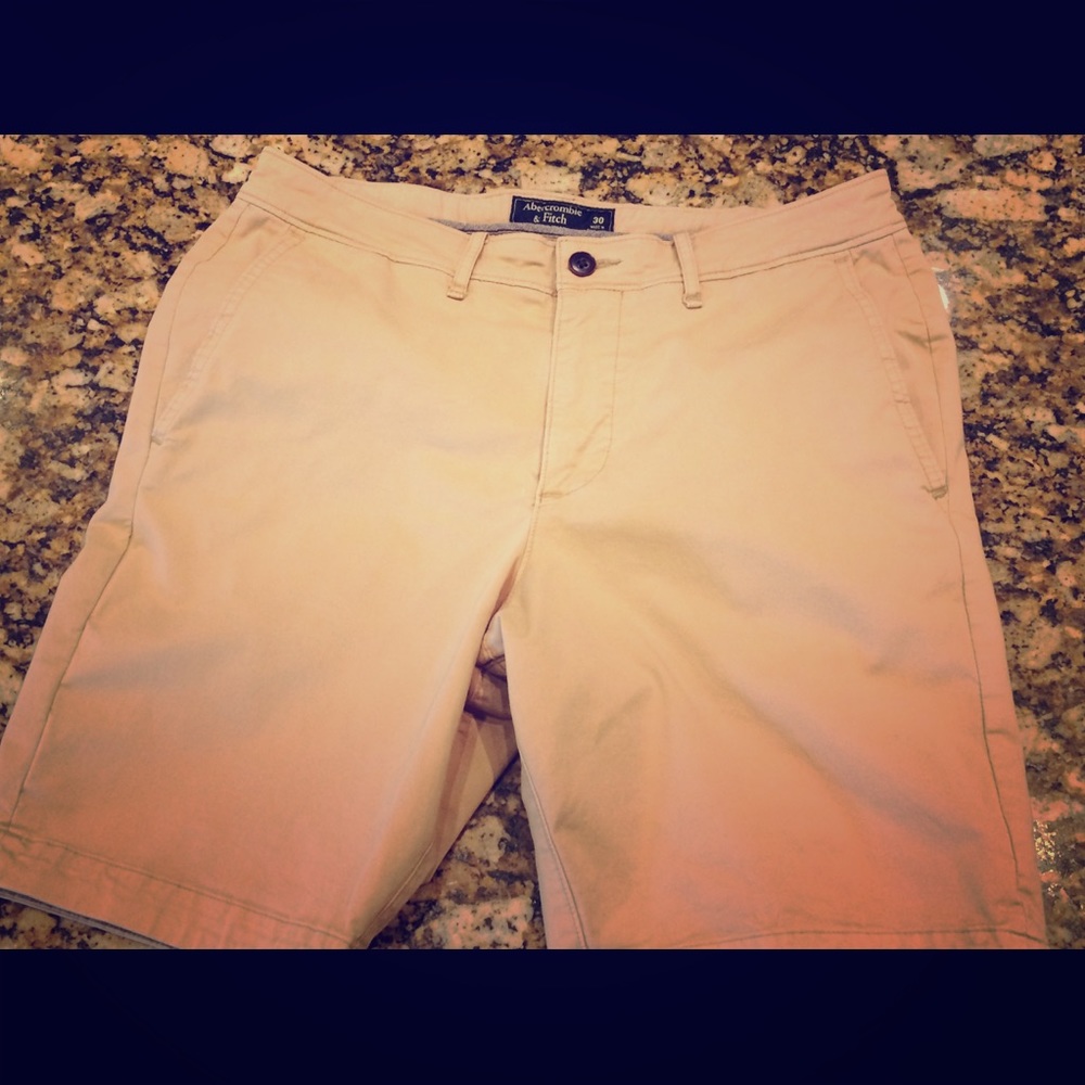 Abercrombie & Fitch khaki shorts size 30